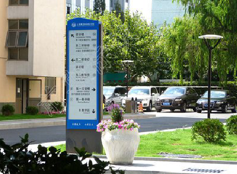 德宏哪些因素影响宣传栏的制作？